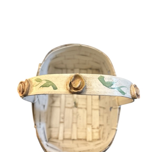 Vintage Strawberry and Rose Decorated Woven Baskets (2) - Picture 13 of 14